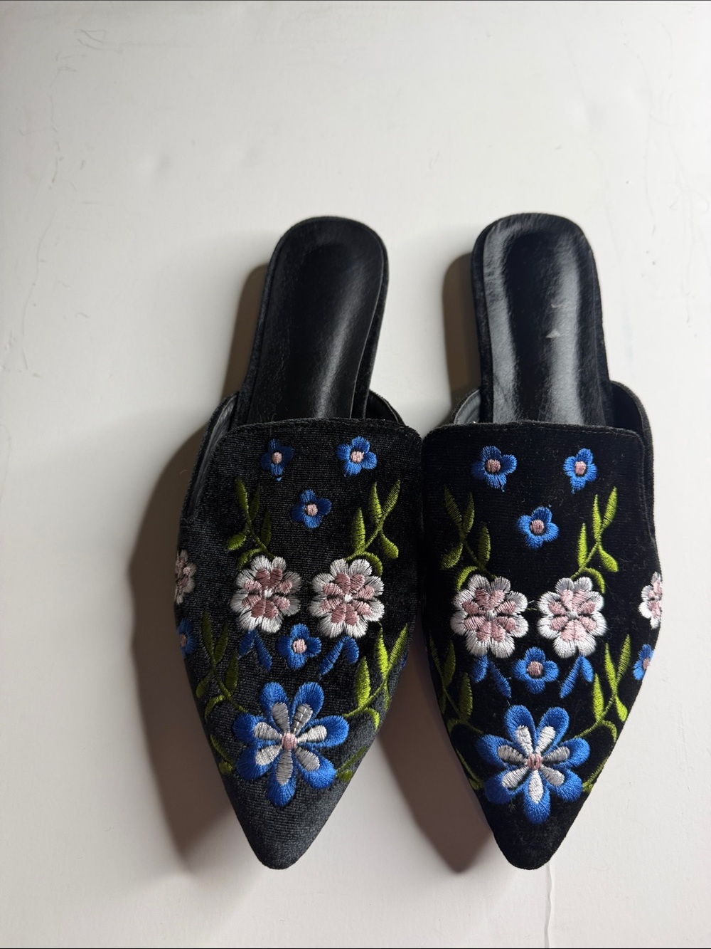 Embroidered BlackVelvet Floral Pointed Toe Slip-On Mules Size 8